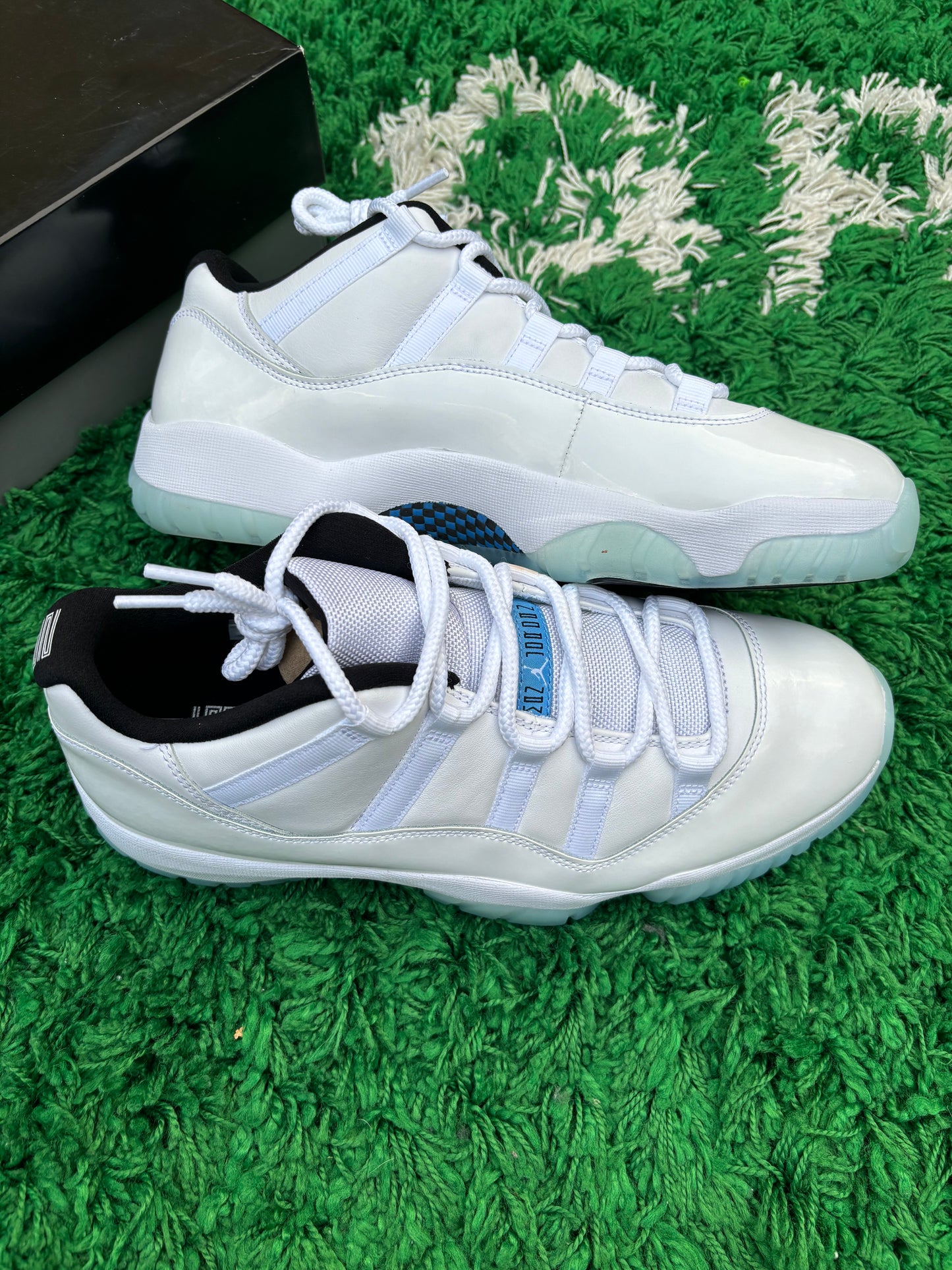 Jordan 11 Legend Blue