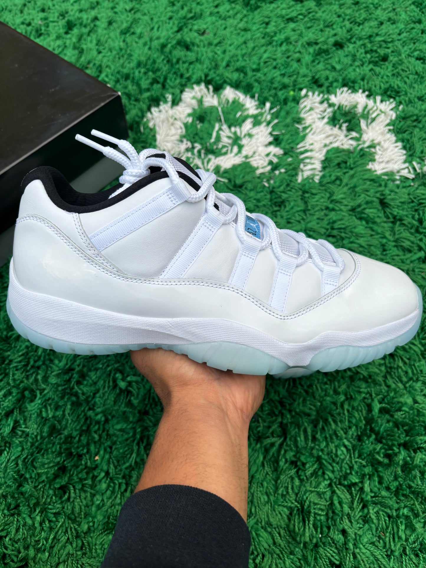 Jordan 11 Legend Blue