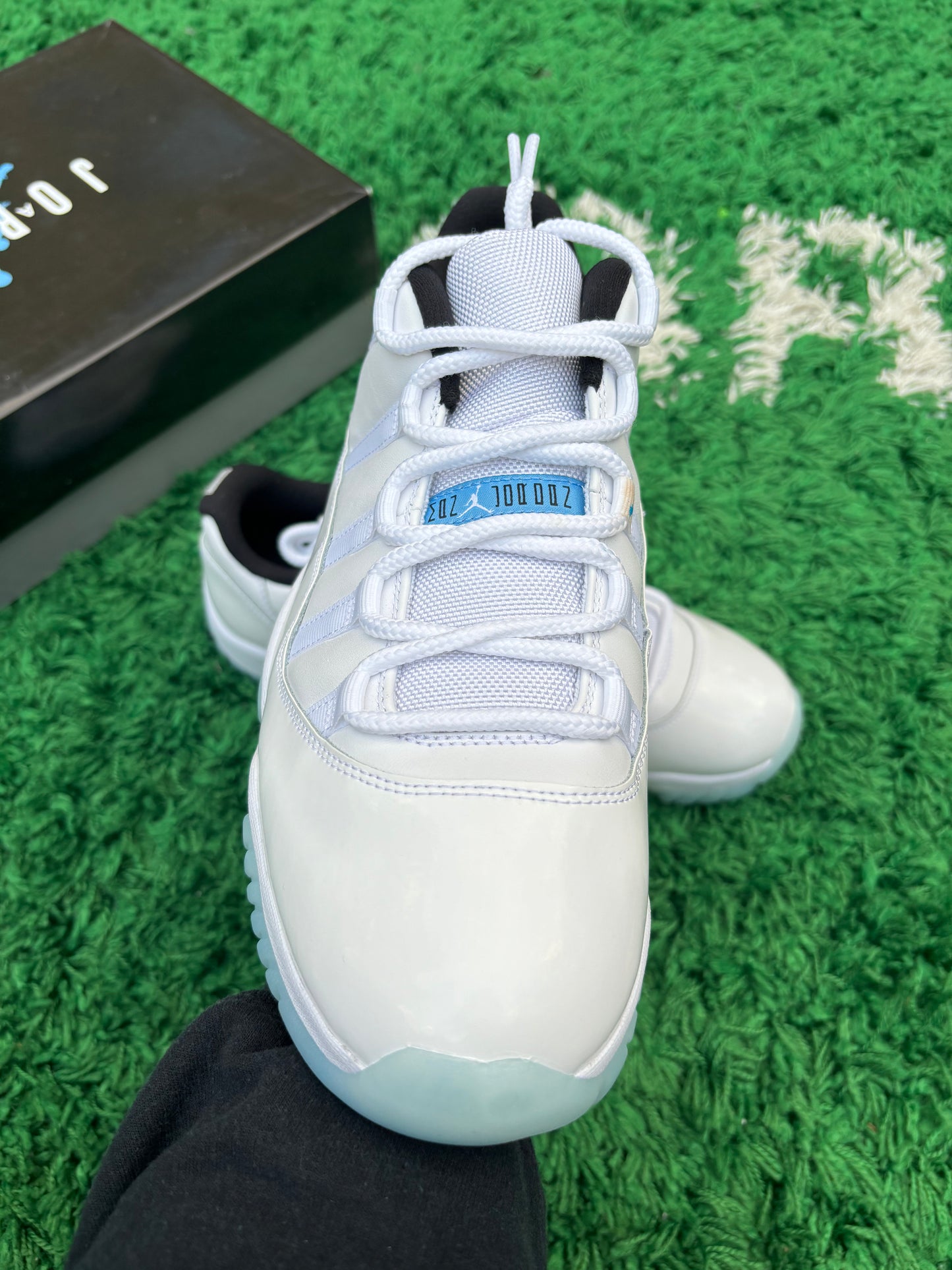 Jordan 11 Legend Blue