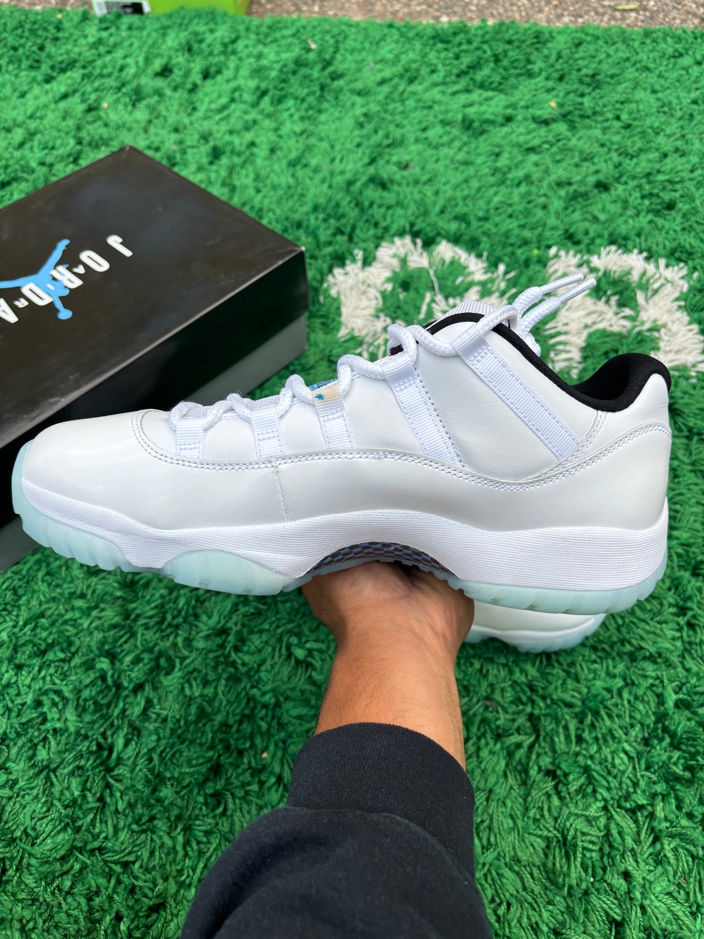 Jordan 11 Legend Blue