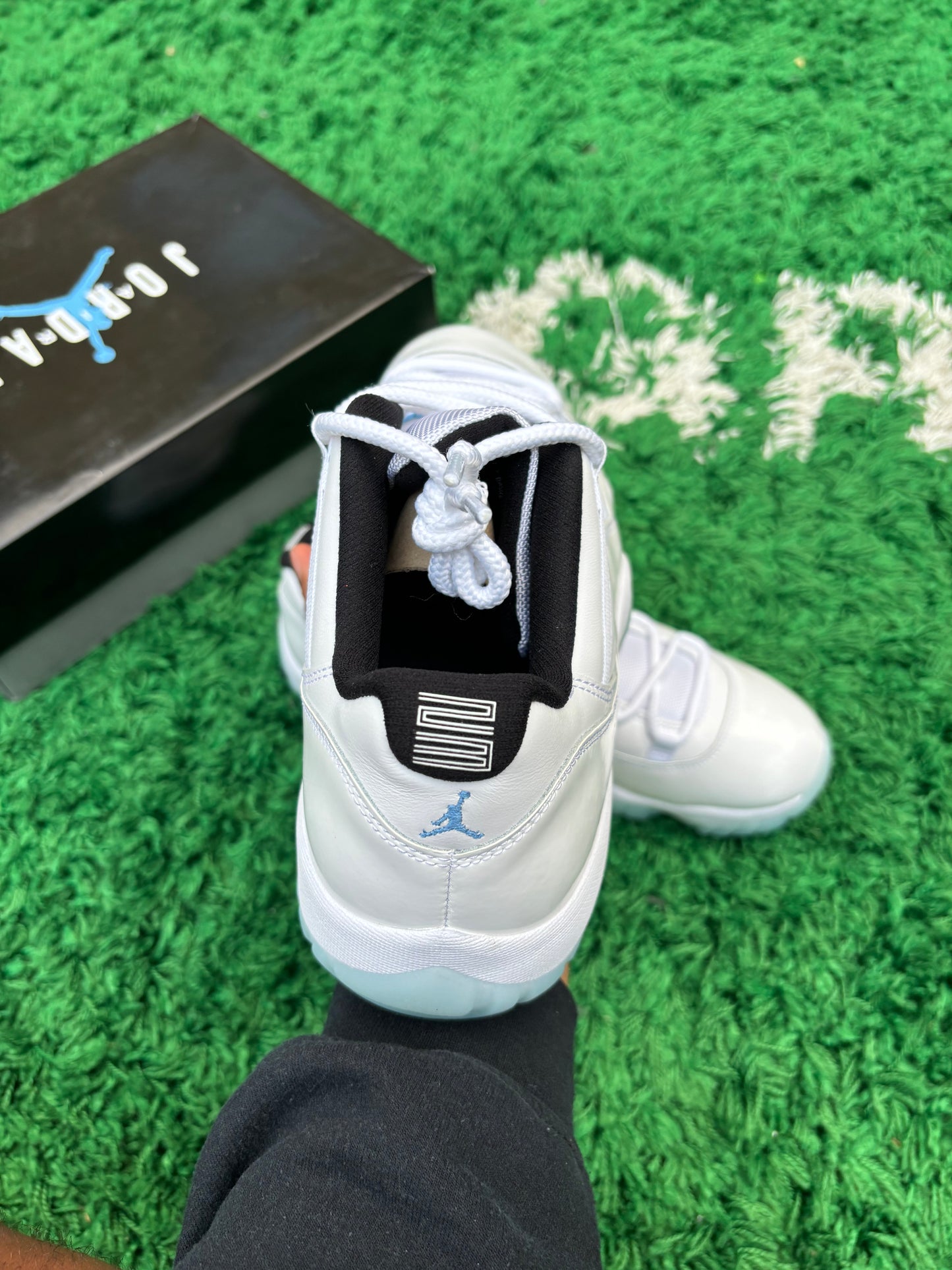 Jordan 11 Legend Blue