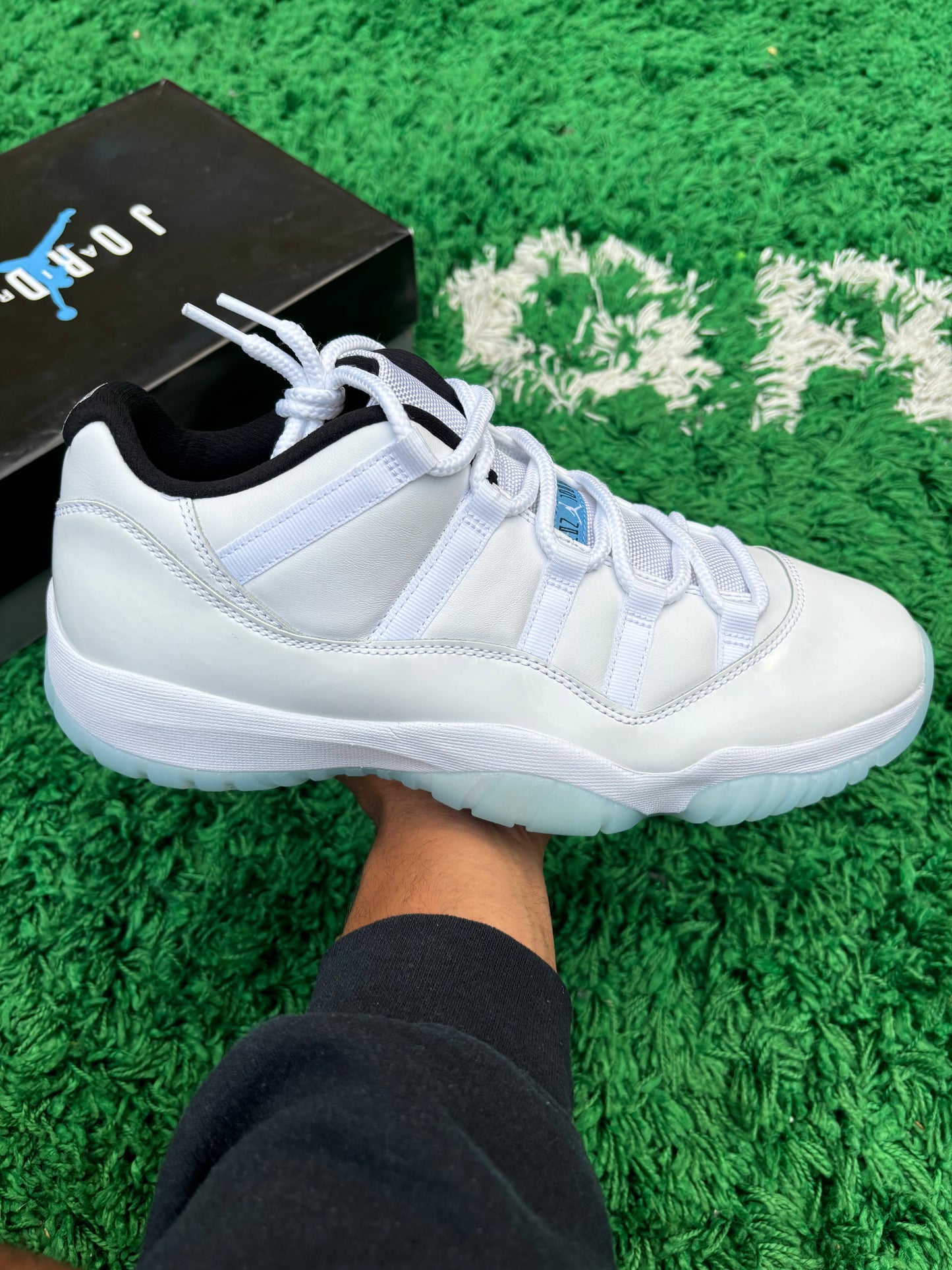 Jordan 11 Legend Blue