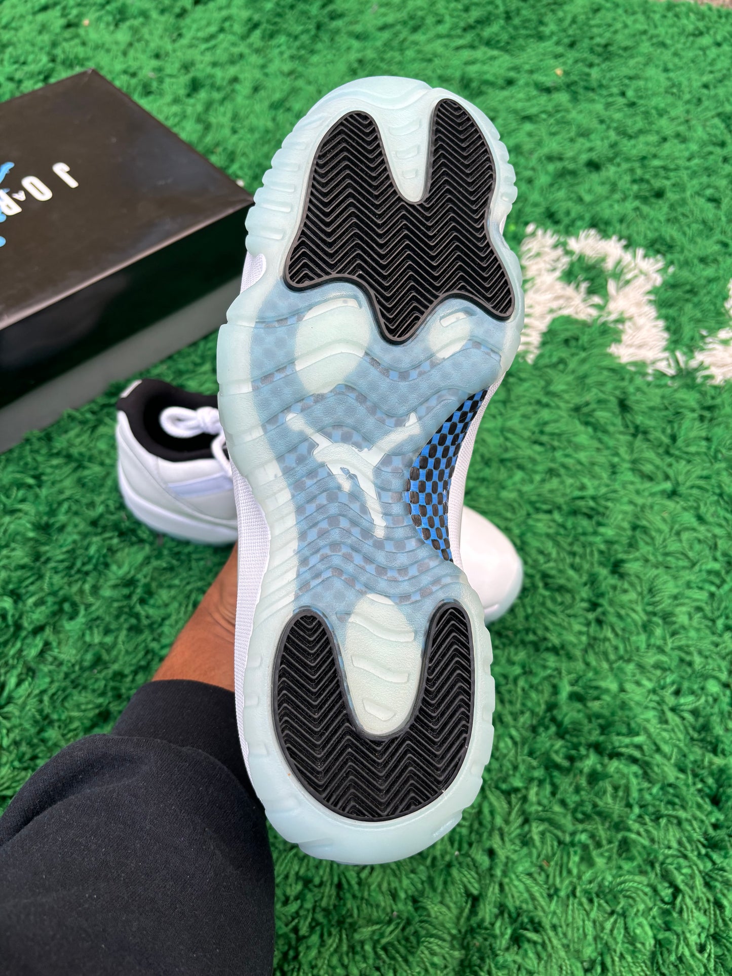 Jordan 11 Legend Blue